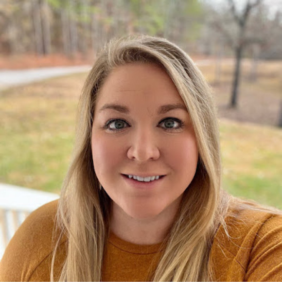 Meet your Posher, Emily - Picture 1 of 1